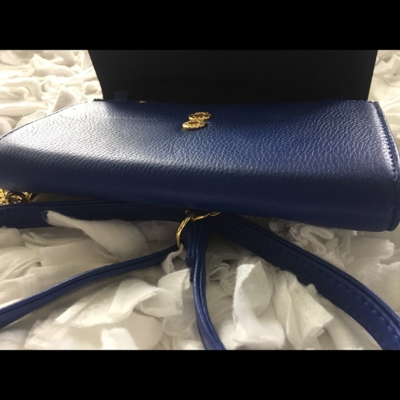 Crossbody Smartphone Wallet - Picture 7 of 7